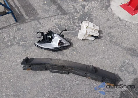 2011 Nissan Versa 1.8S z USA, uszkodzony, nr VIN 3N1BC1AP7BL393179